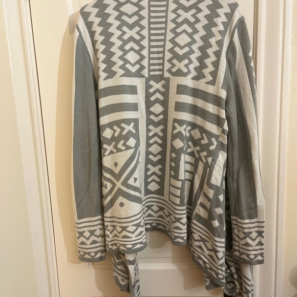 Bar lll Aztec sweater - Picture 2 of 3